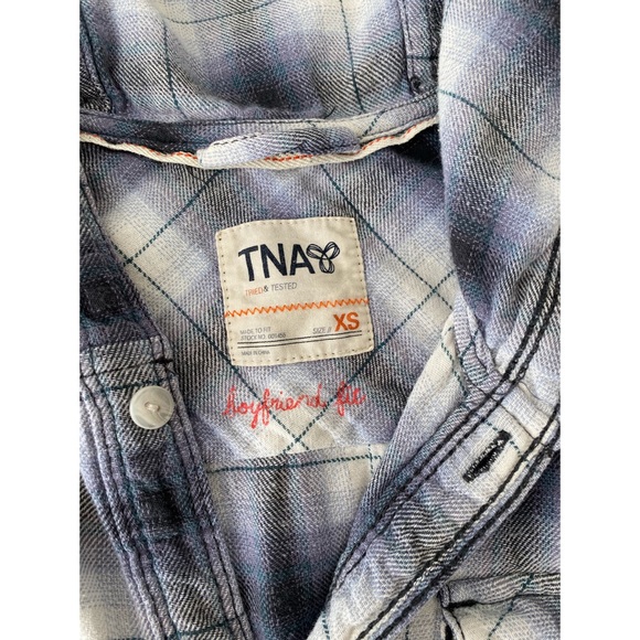 TNA hooded flannel. Size XS - Picture 3 of 5